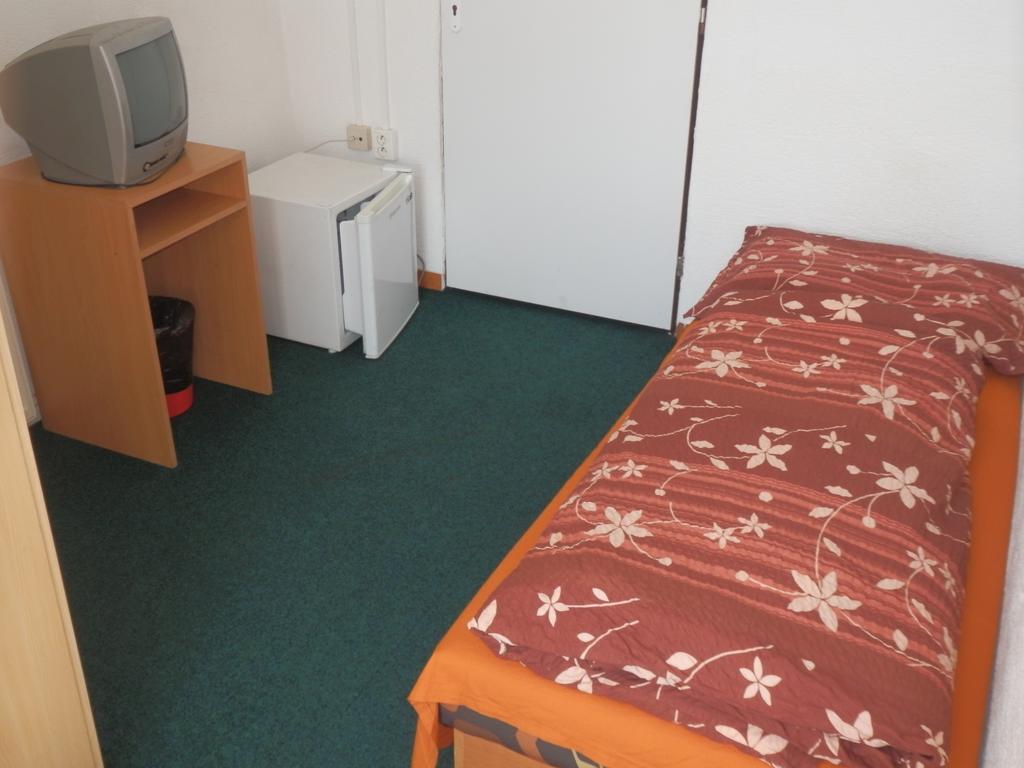Ubytovna Pod Mostem Ostrava Ruang foto