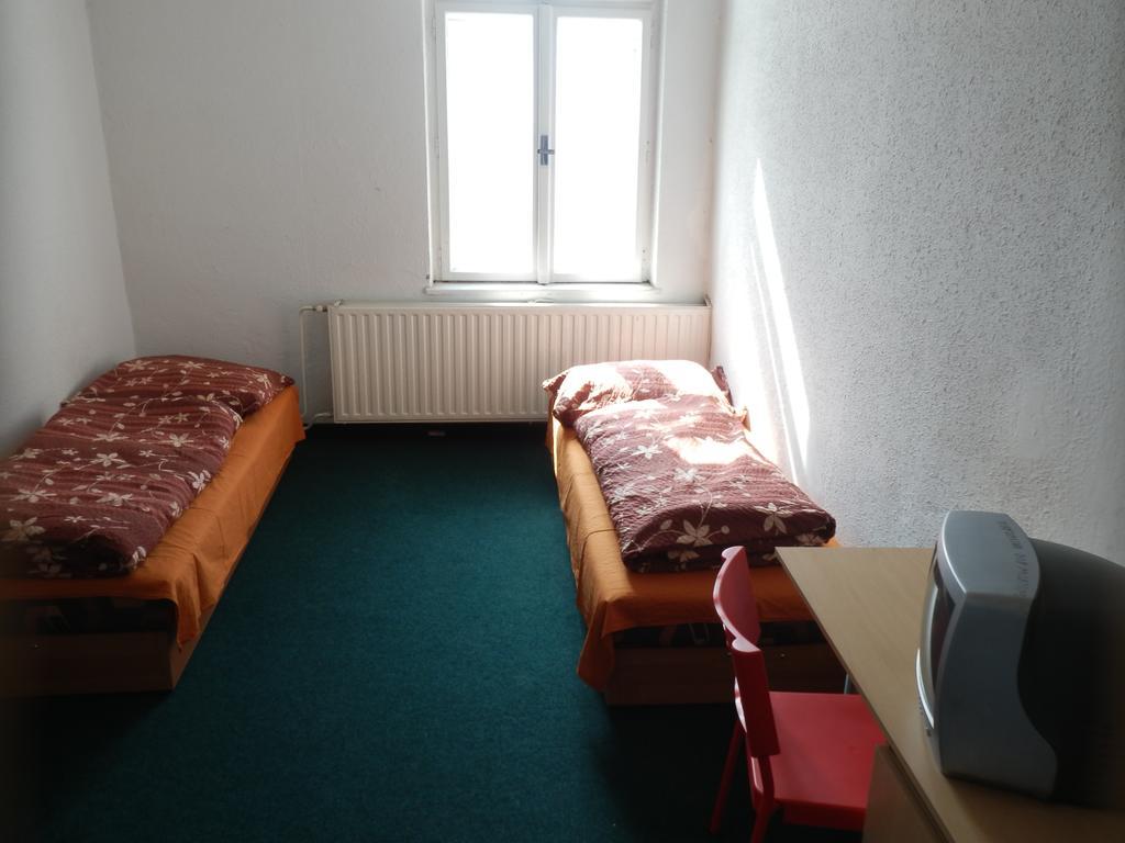 Ubytovna Pod Mostem Ostrava Ruang foto