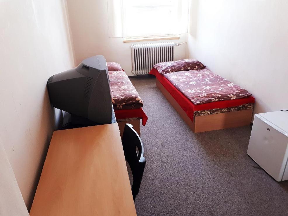 Ubytovna Pod Mostem Ostrava Bagian luar foto