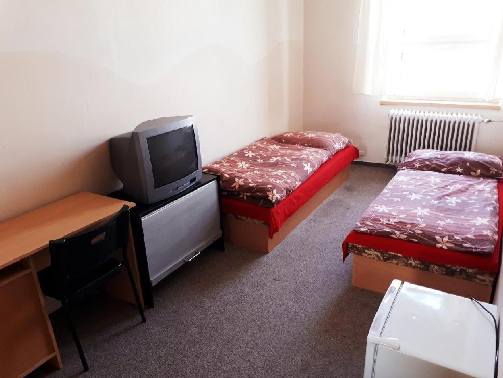 Ubytovna Pod Mostem Ostrava Bagian luar foto